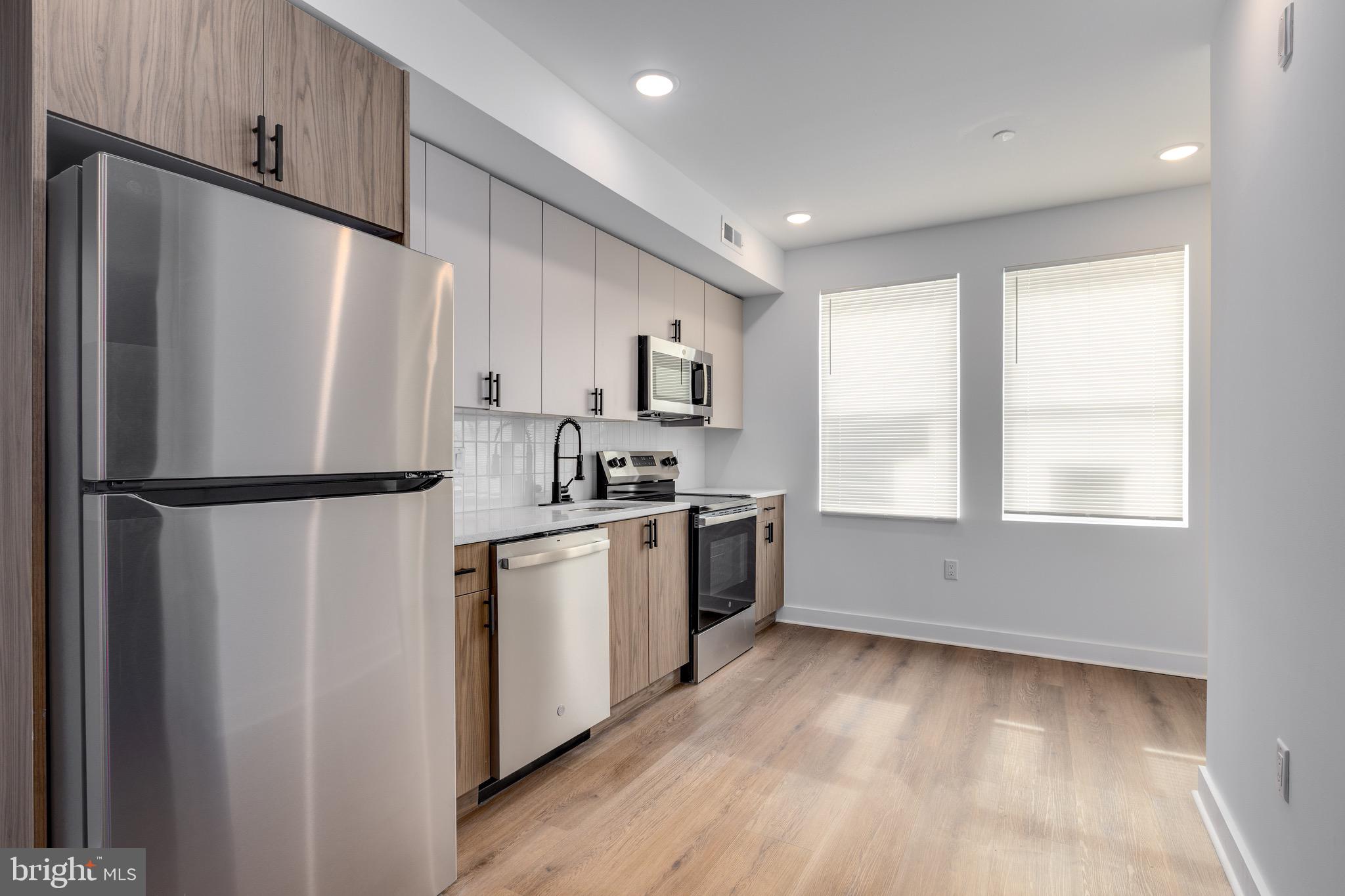 1917 W SUSQUEHANNA AVENUE 1