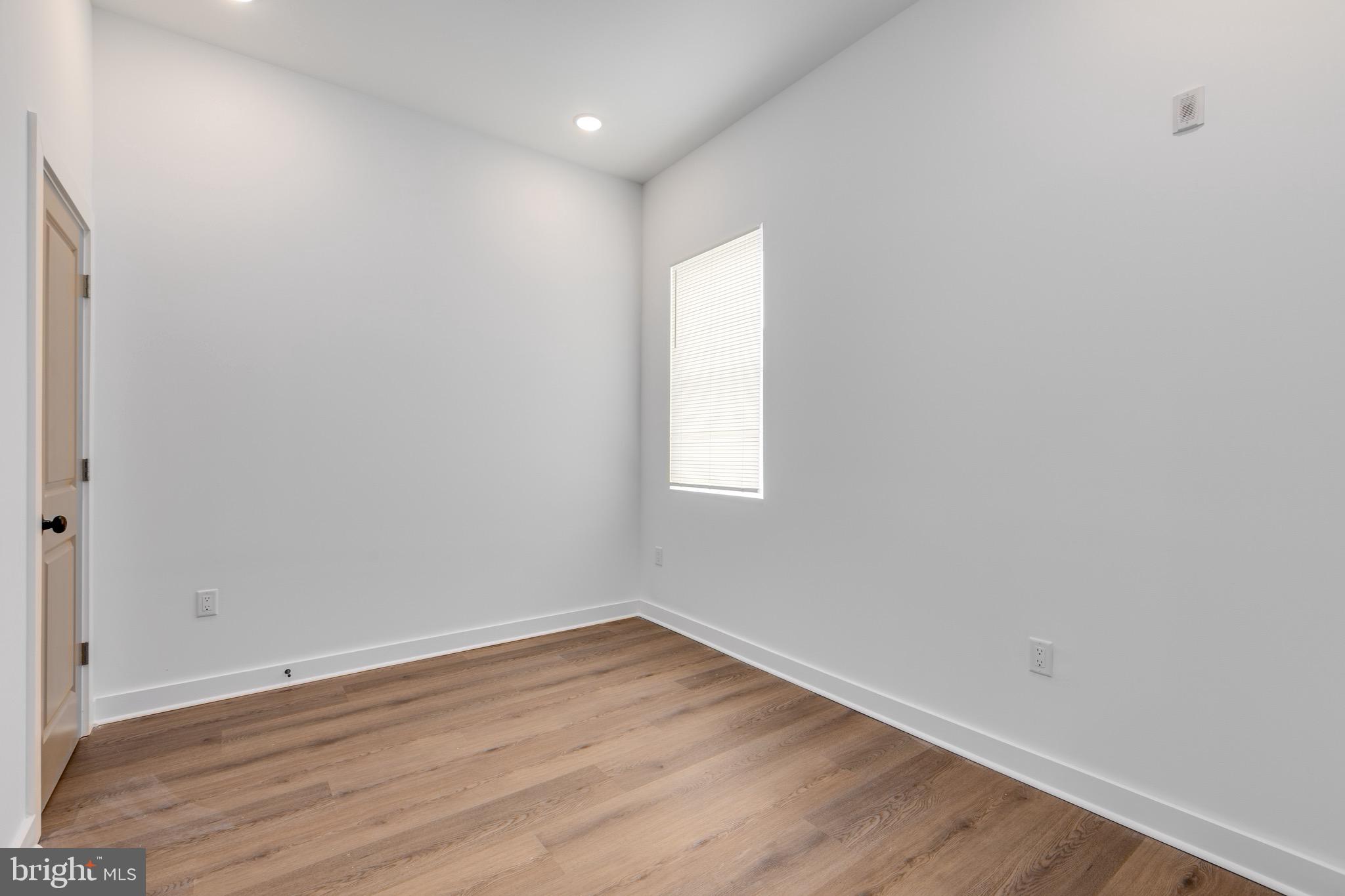 1917 W SUSQUEHANNA AVENUE 2