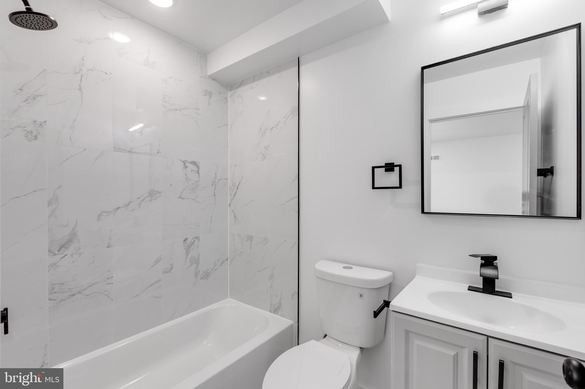 1917 W SUSQUEHANNA AVENUE 3