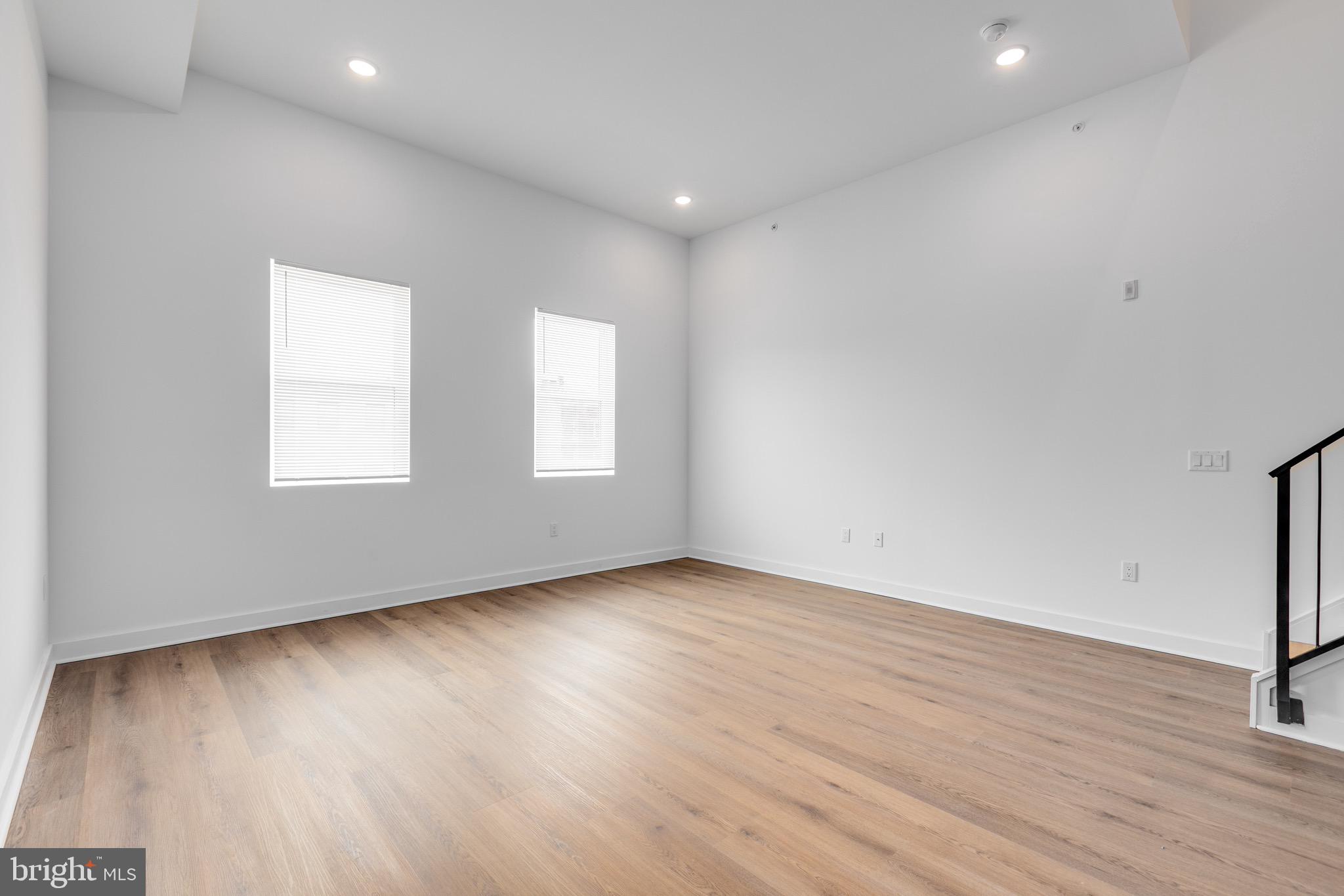 1917 W SUSQUEHANNA AVENUE 3