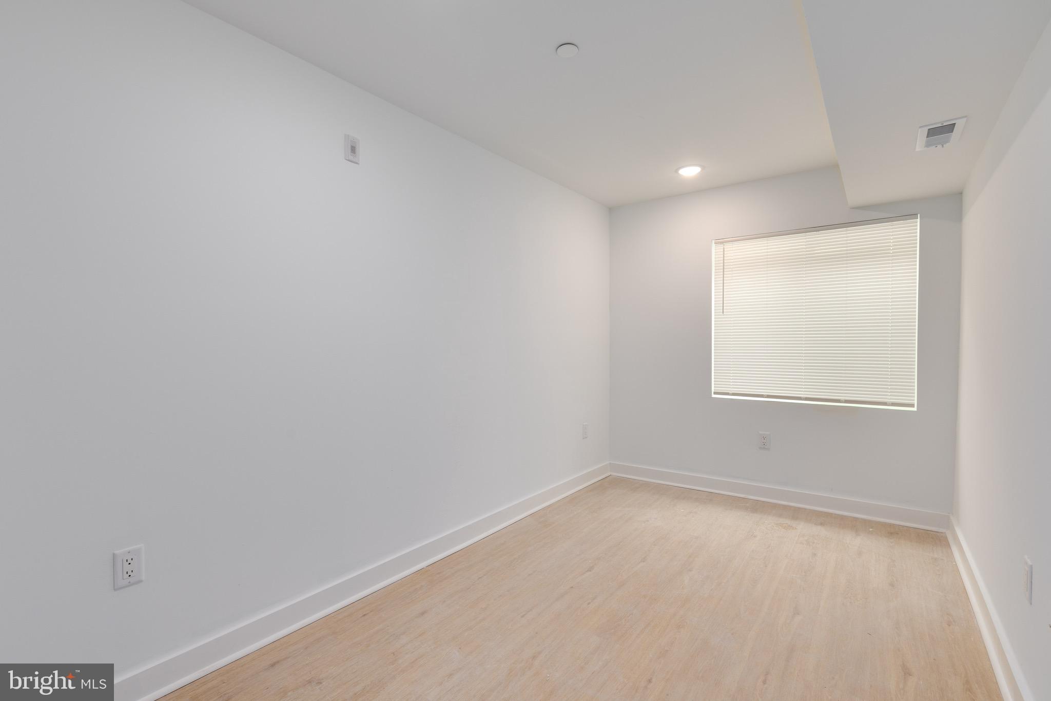 4153 MANTUA AVENUE 1