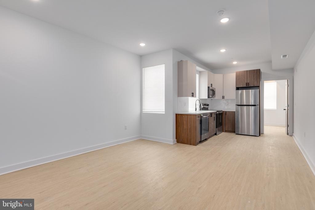 4153 MANTUA AVENUE 2
