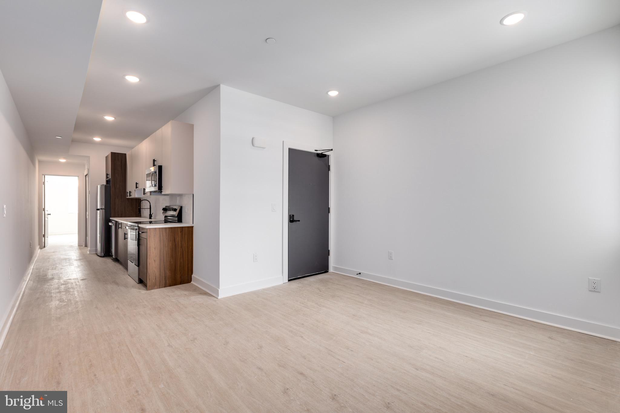 4153 MANTUA AVENUE 3