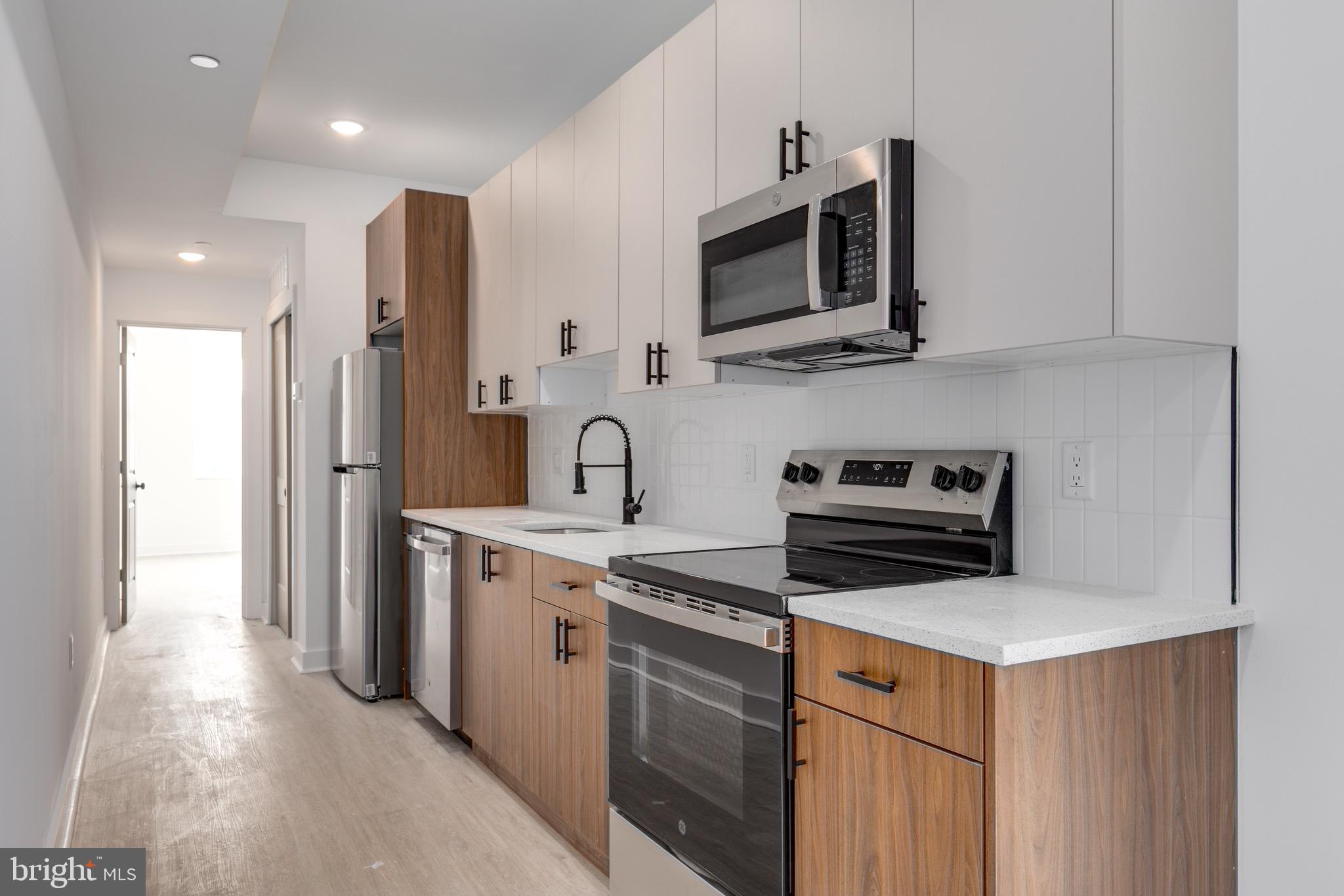 4153 MANTUA AVENUE 3