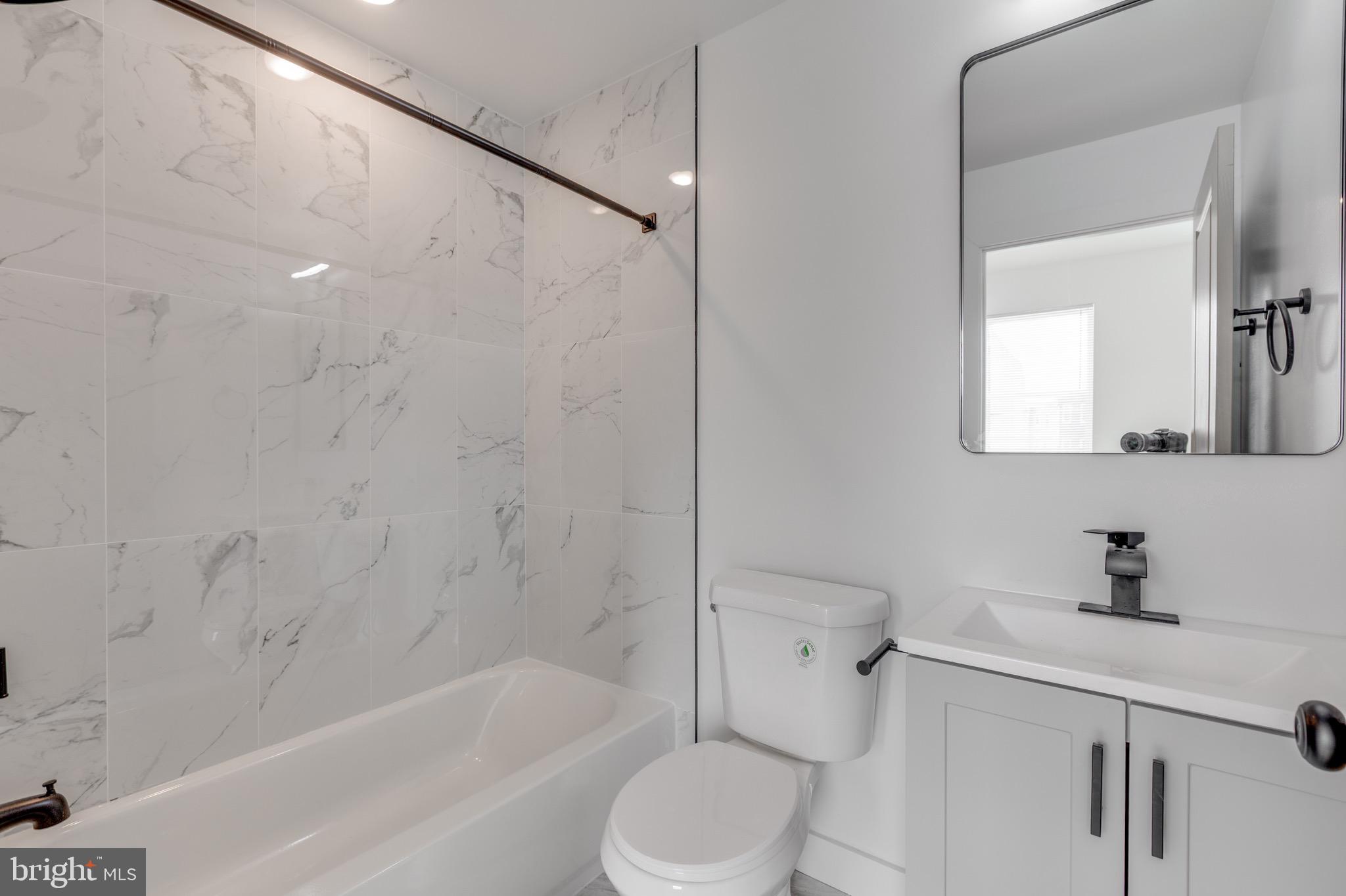 4153 MANTUA AVENUE 3