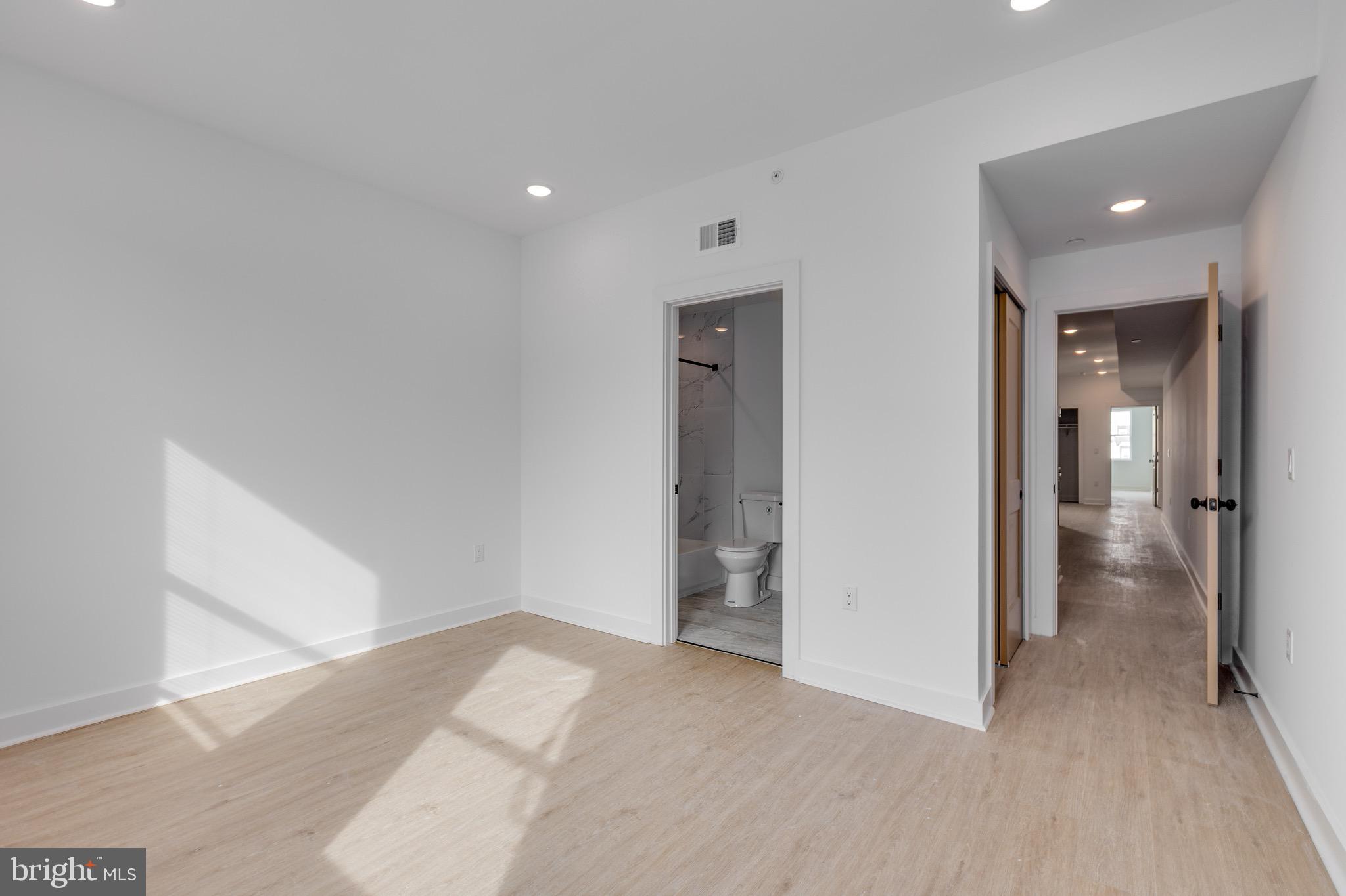 4153 MANTUA AVENUE 3