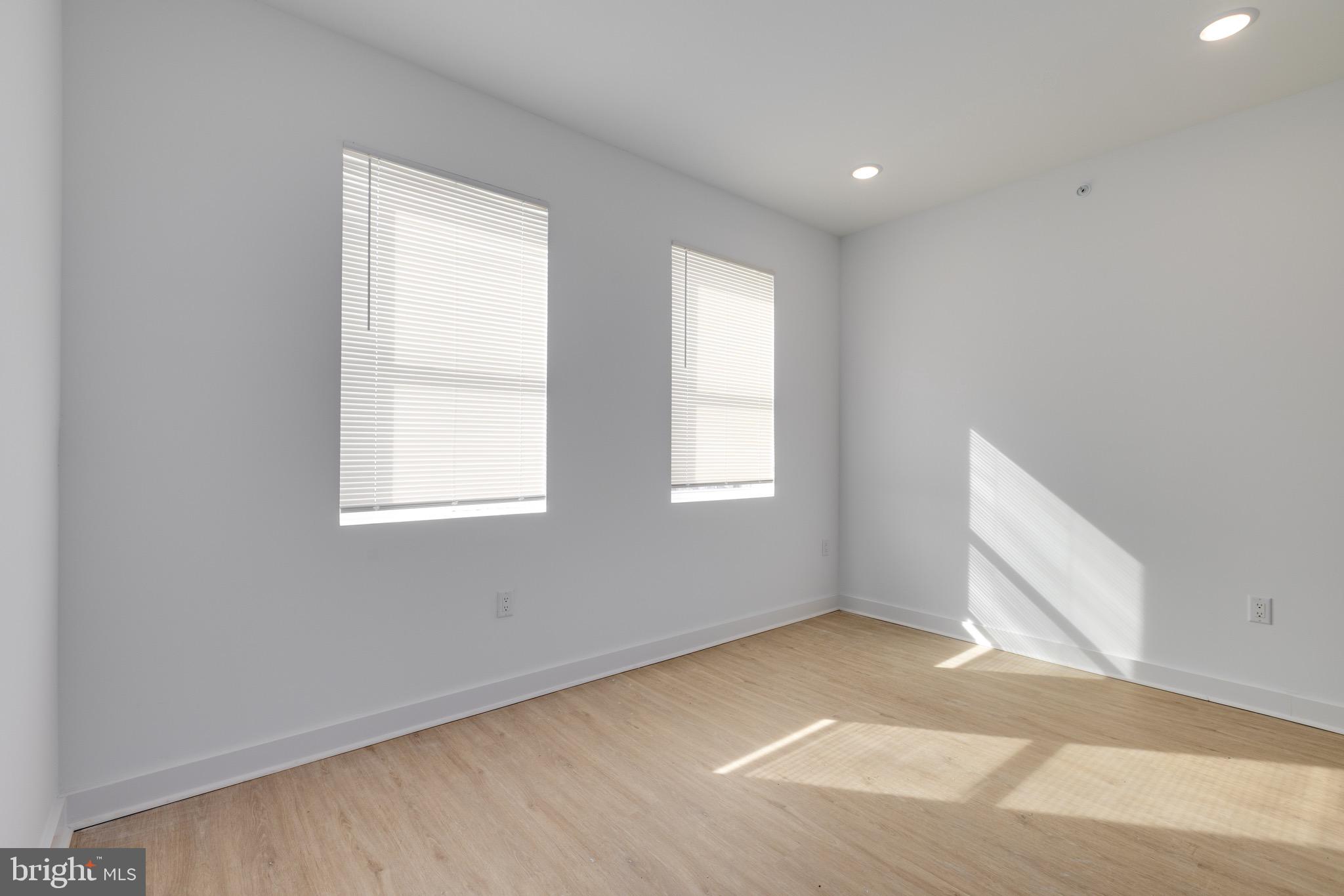 4153 MANTUA AVENUE 4