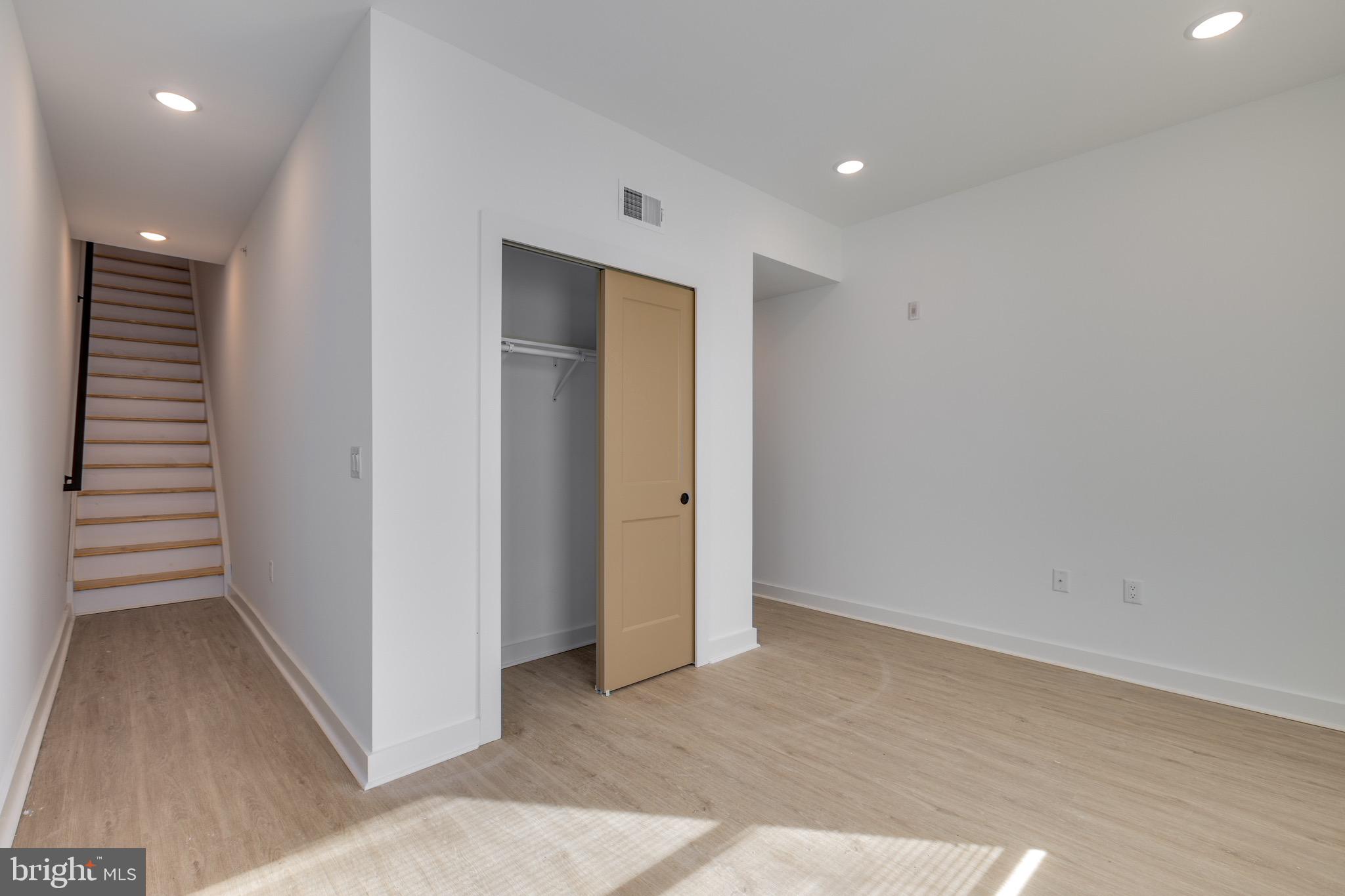 4153 MANTUA AVENUE 4