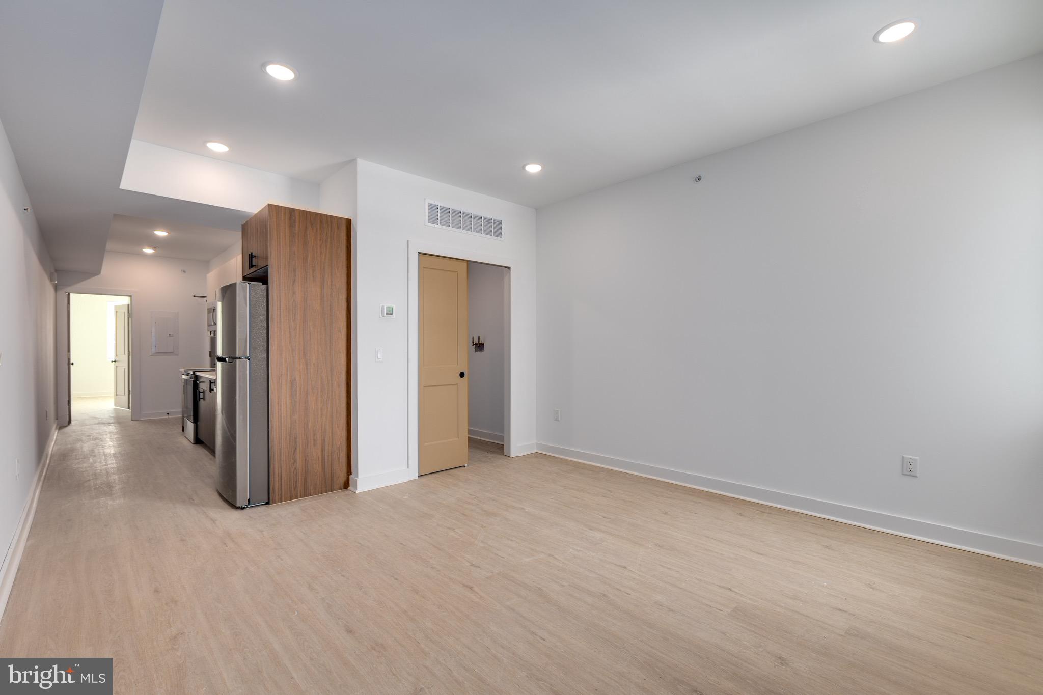 4153 MANTUA AVENUE 4