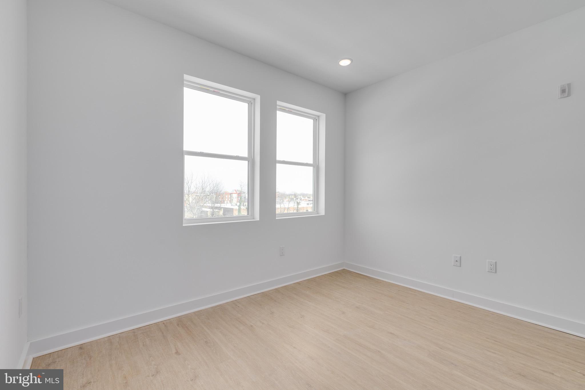 4153 MANTUA AVENUE 4