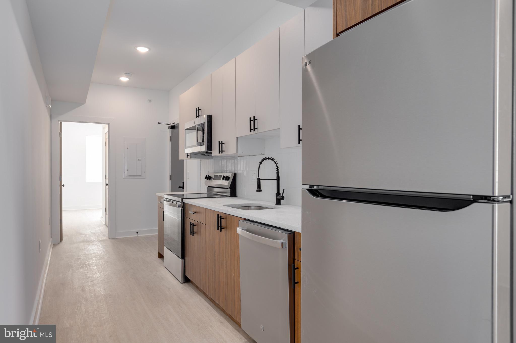 4153 MANTUA AVENUE 4