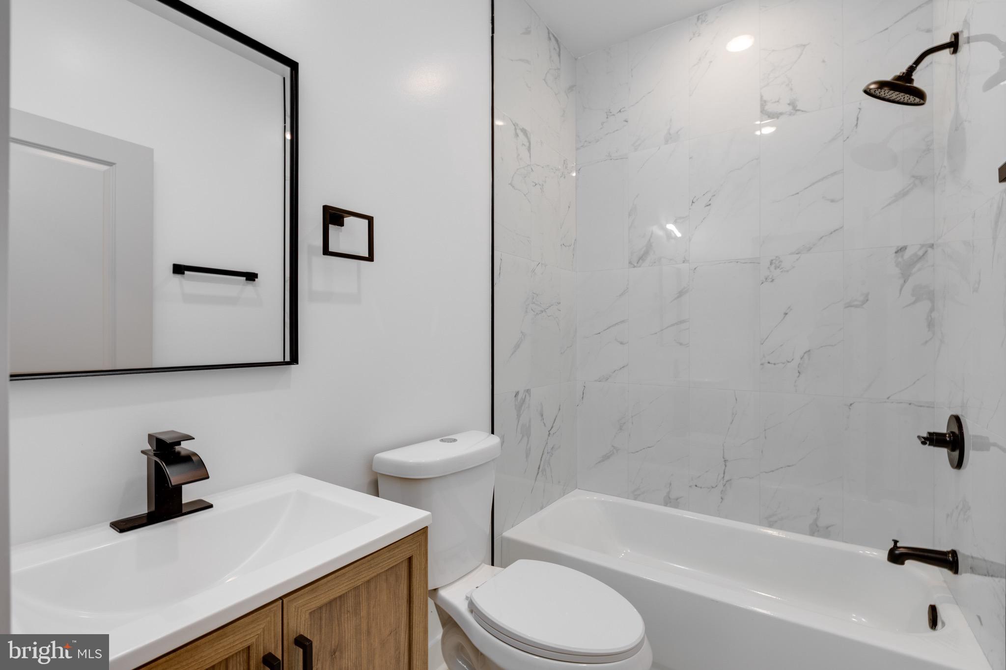 715 W CUMBERLAND STREET 1