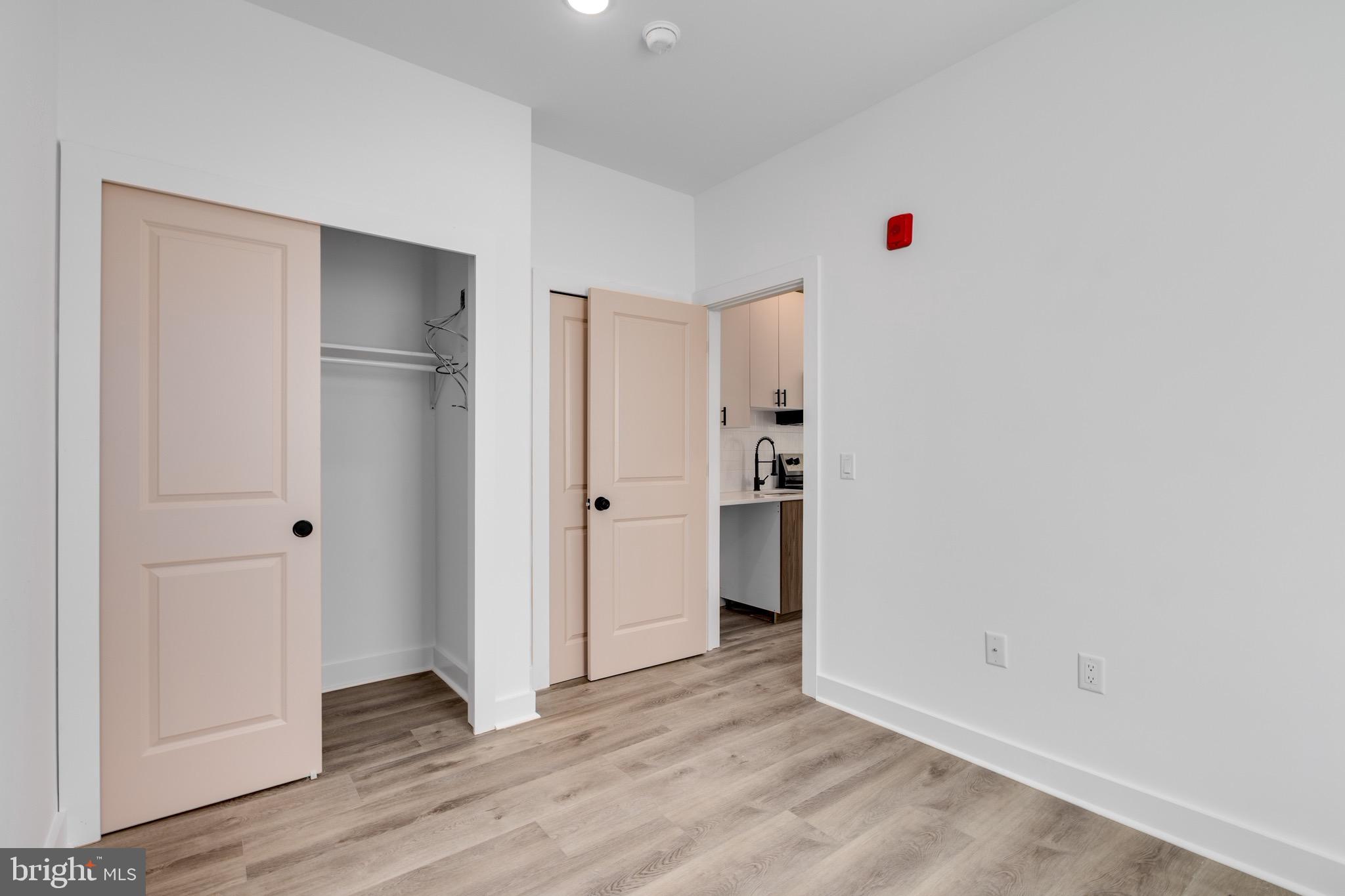 715 W CUMBERLAND STREET 1