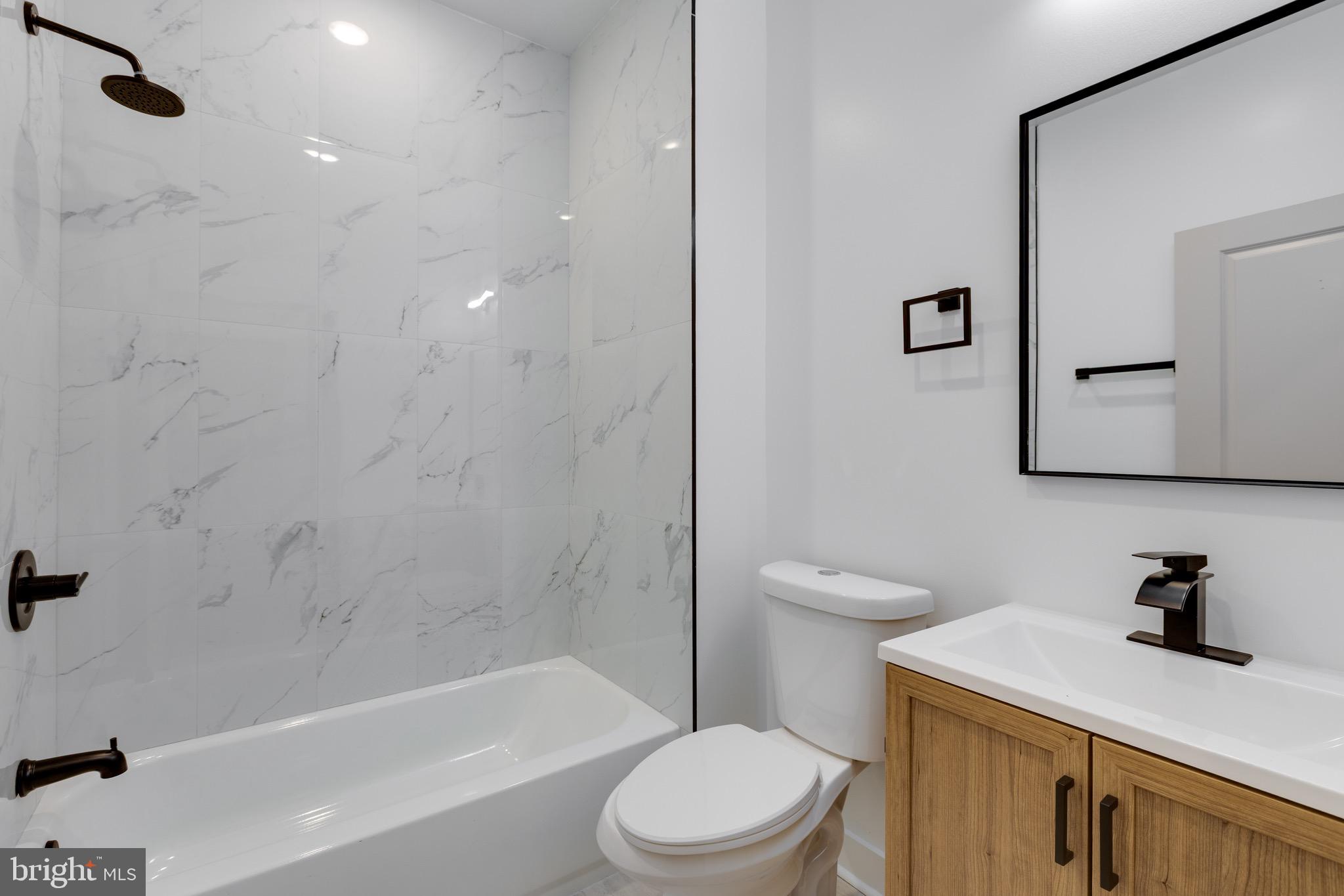 715 W CUMBERLAND STREET 6