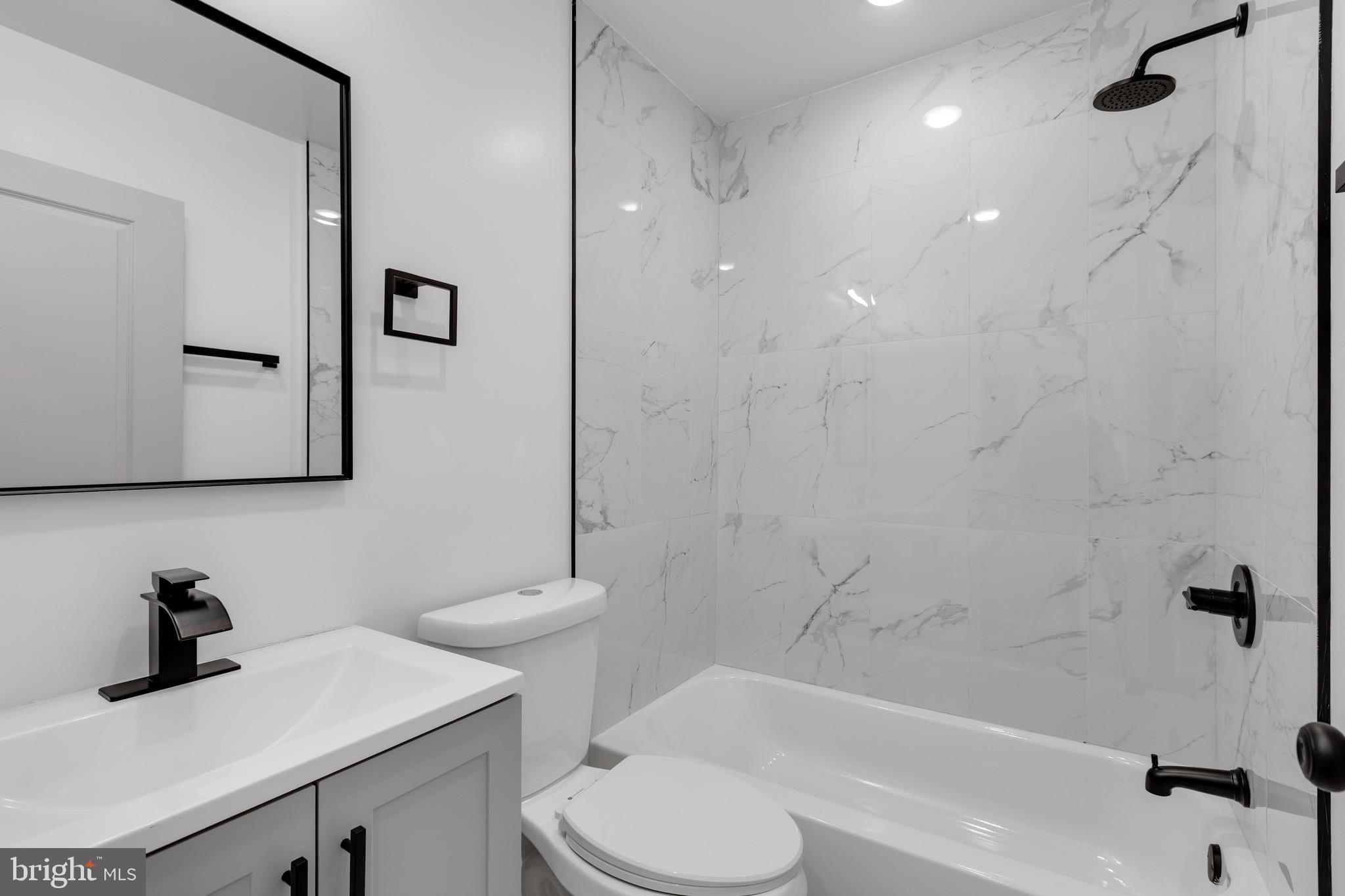 715 W CUMBERLAND STREET 5