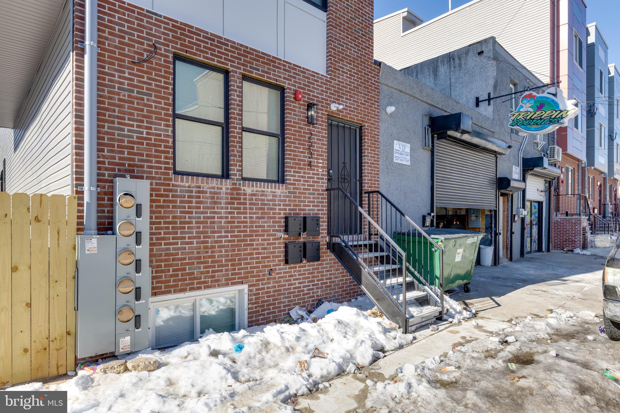 2234 N FRANKLIN STREET 4