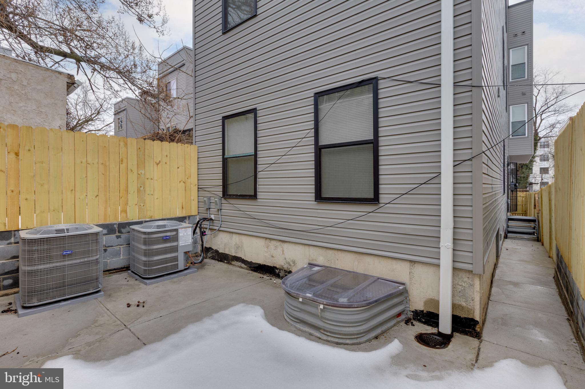 2234 N FRANKLIN STREET 4