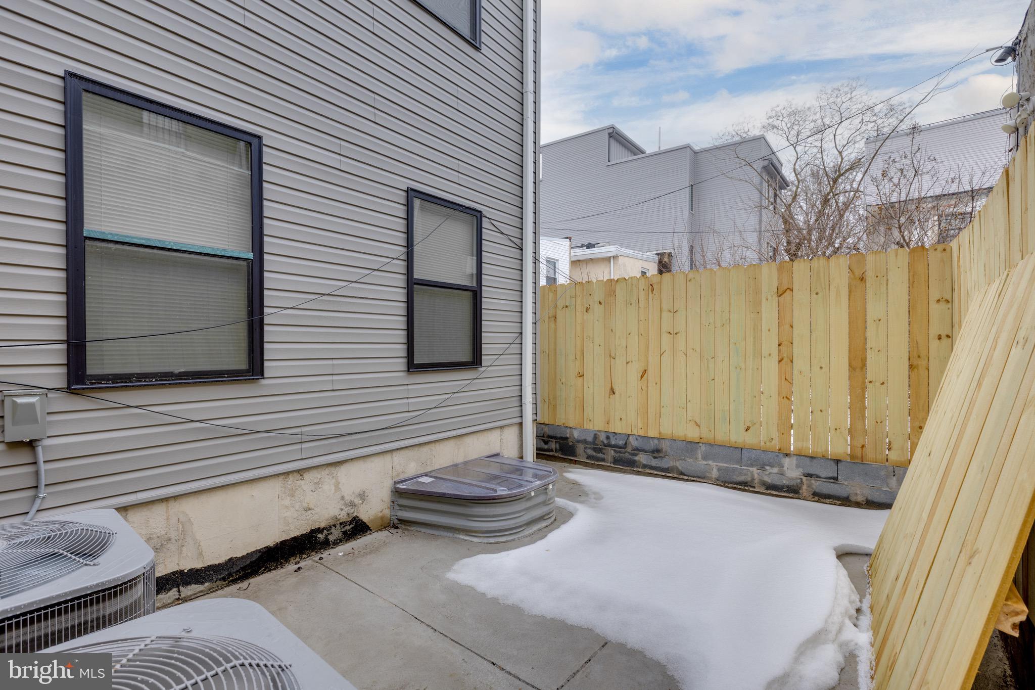 2234 N FRANKLIN STREET 4