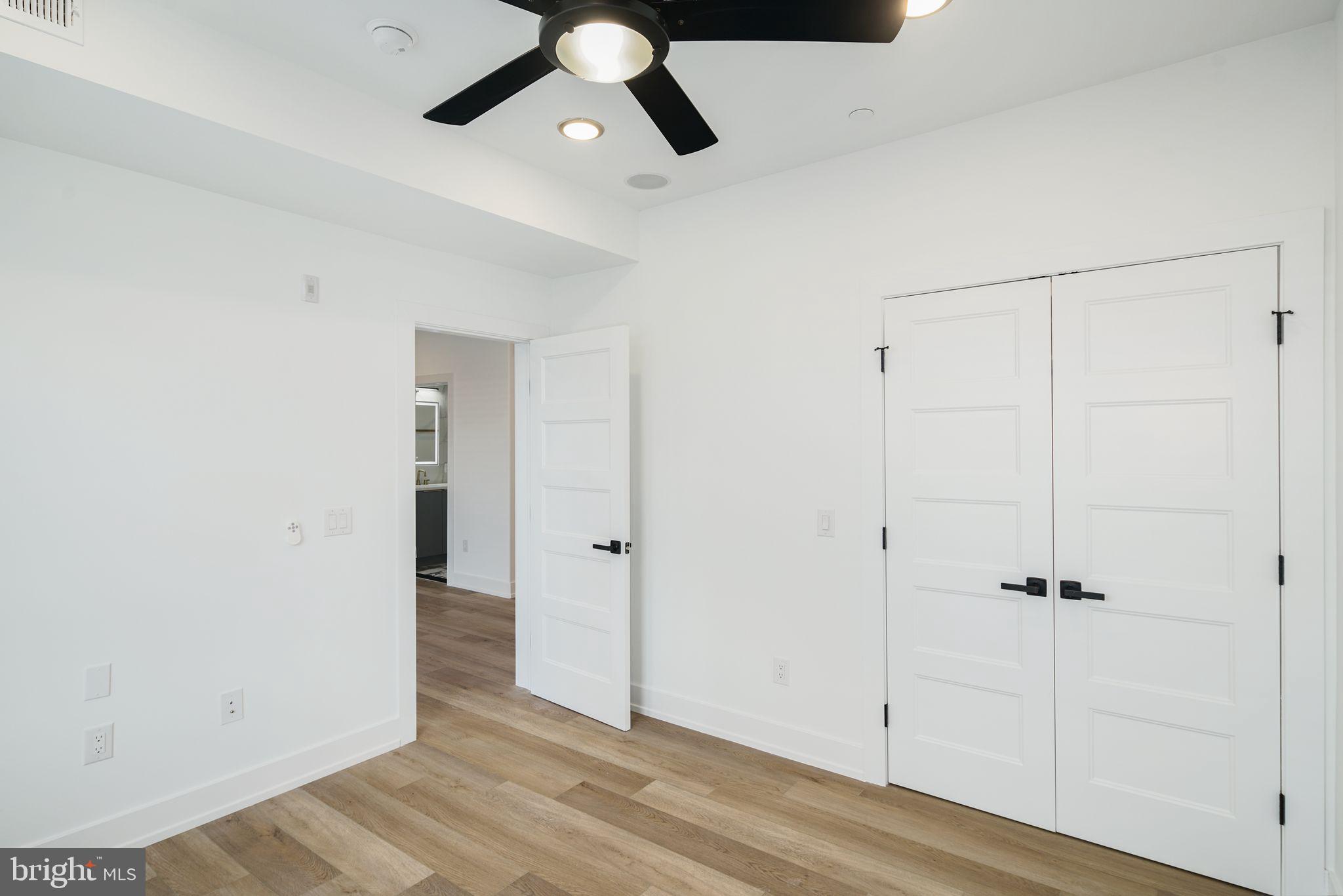 2000 N FRONT STREET 6