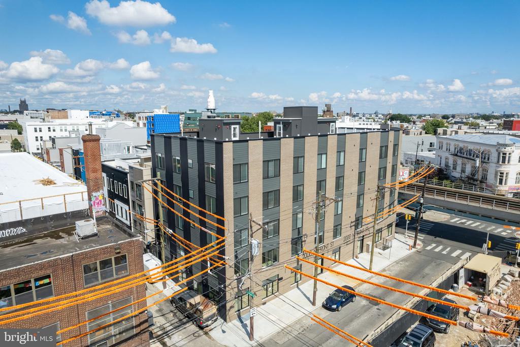 2000 N FRONT STREET 6