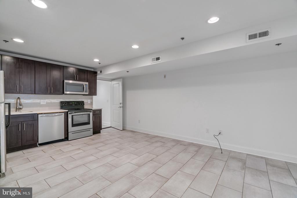 2566 FRANKFORD AVENUE