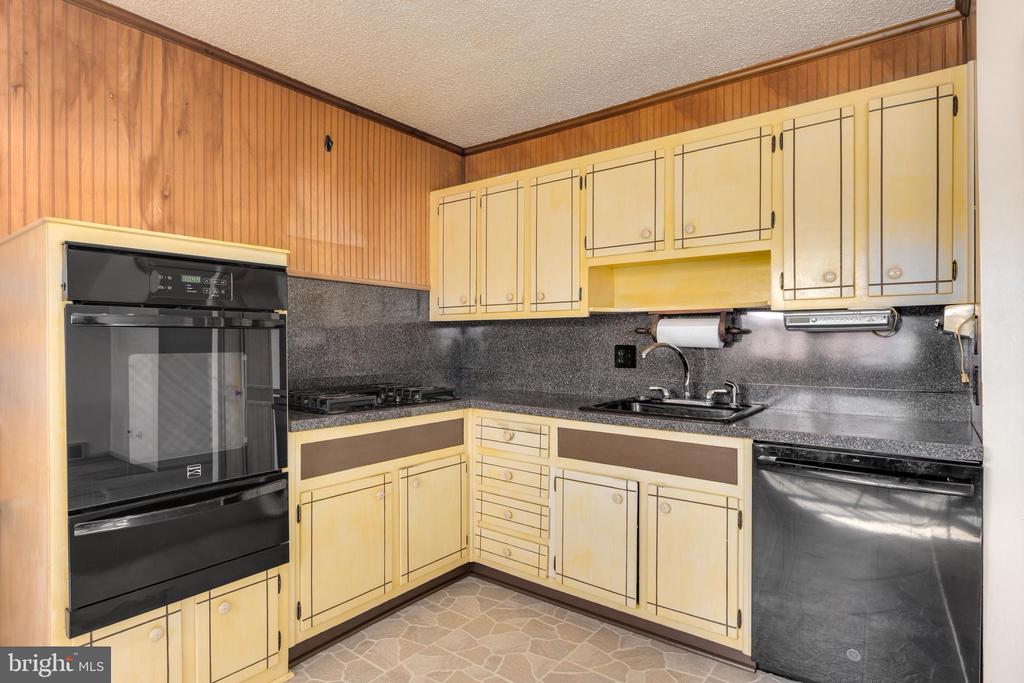 12401 MEDFORD ROAD