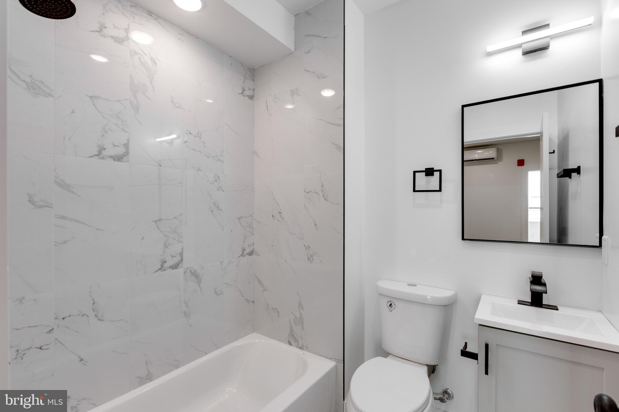 715 W CUMBERLAND STREET 4