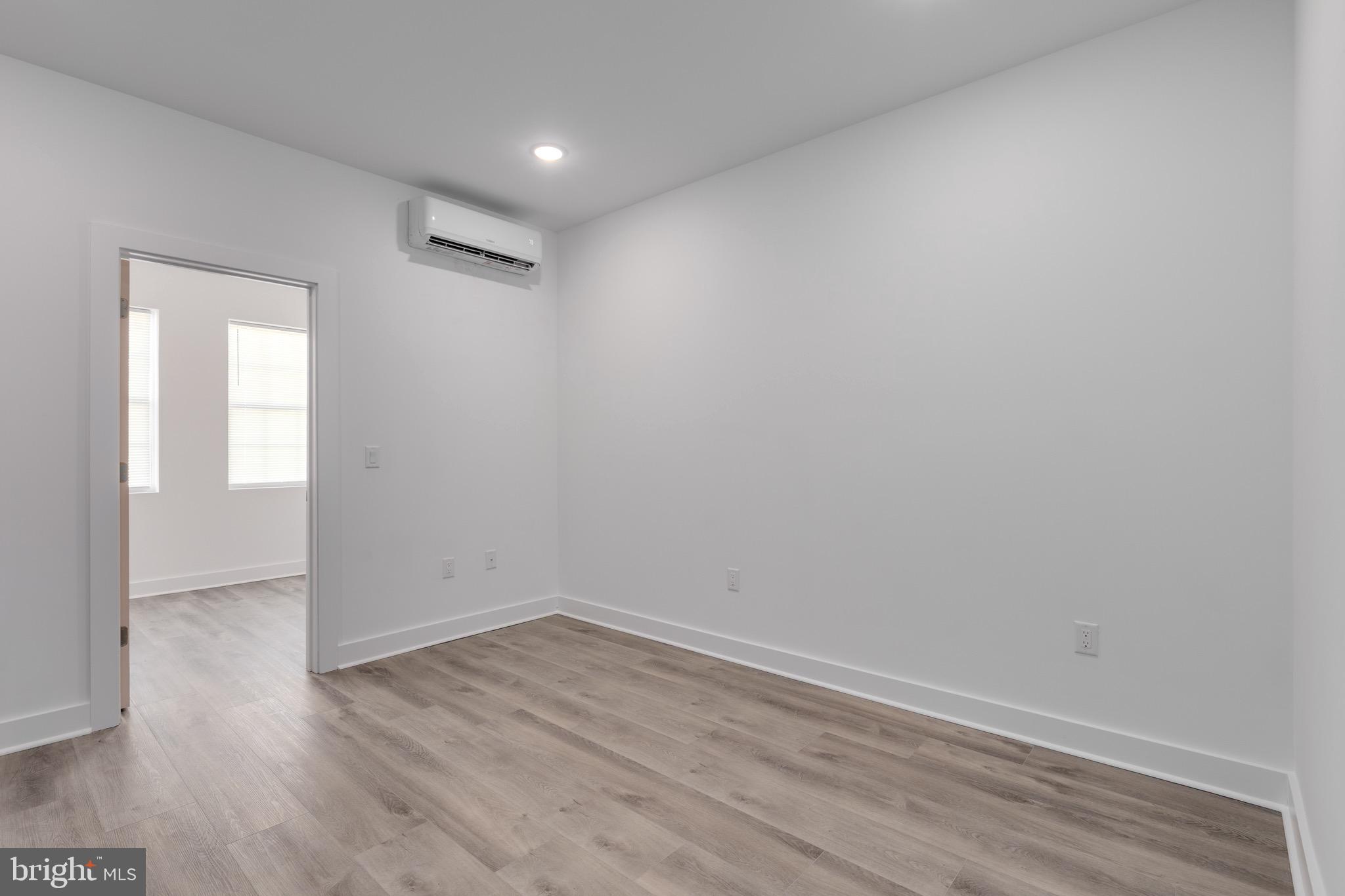 715 W CUMBERLAND STREET 10