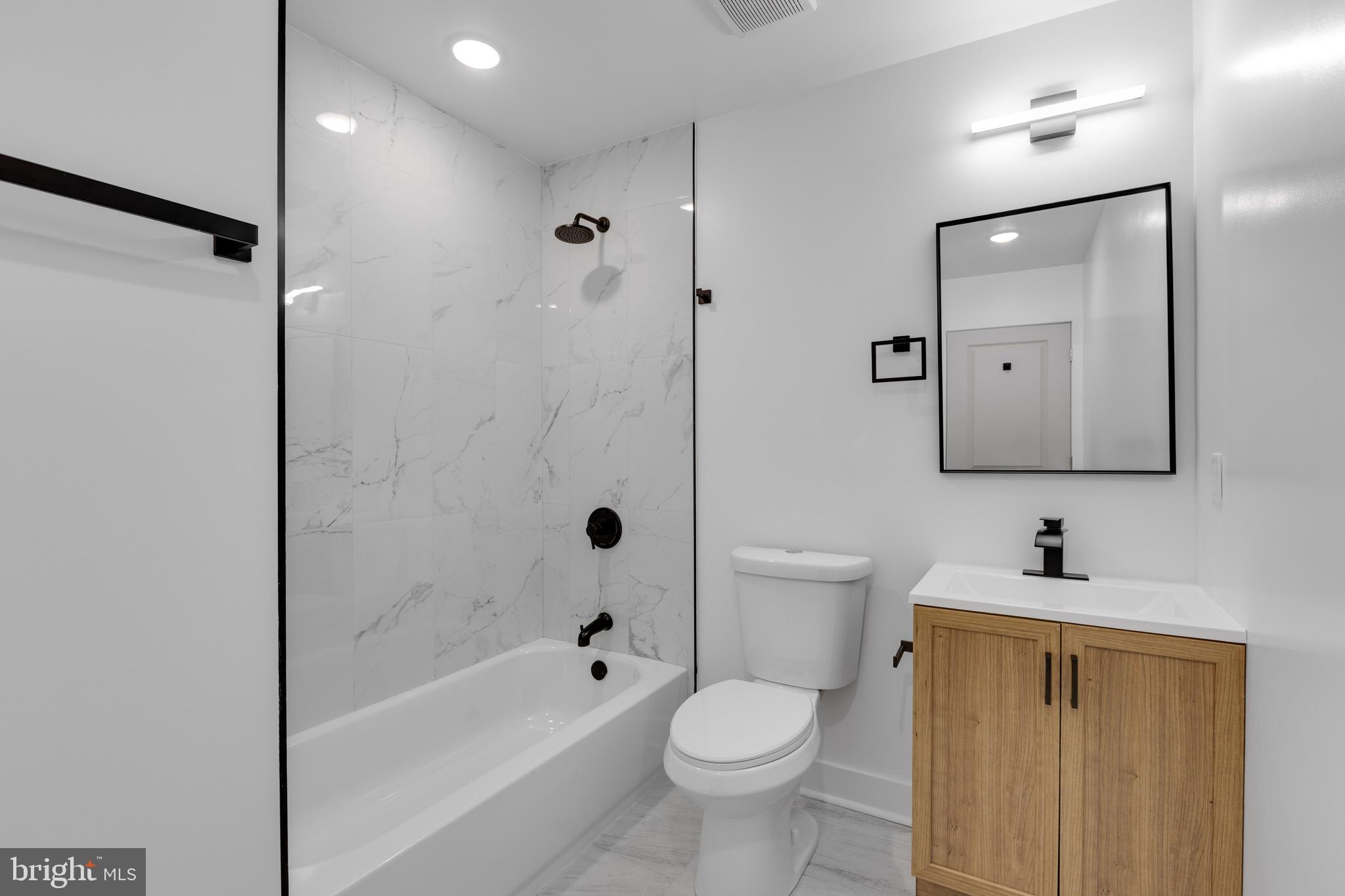 715 W CUMBERLAND STREET 11