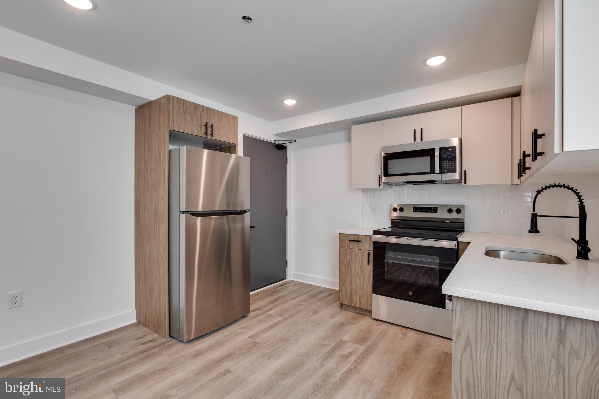 715 W CUMBERLAND STREET C