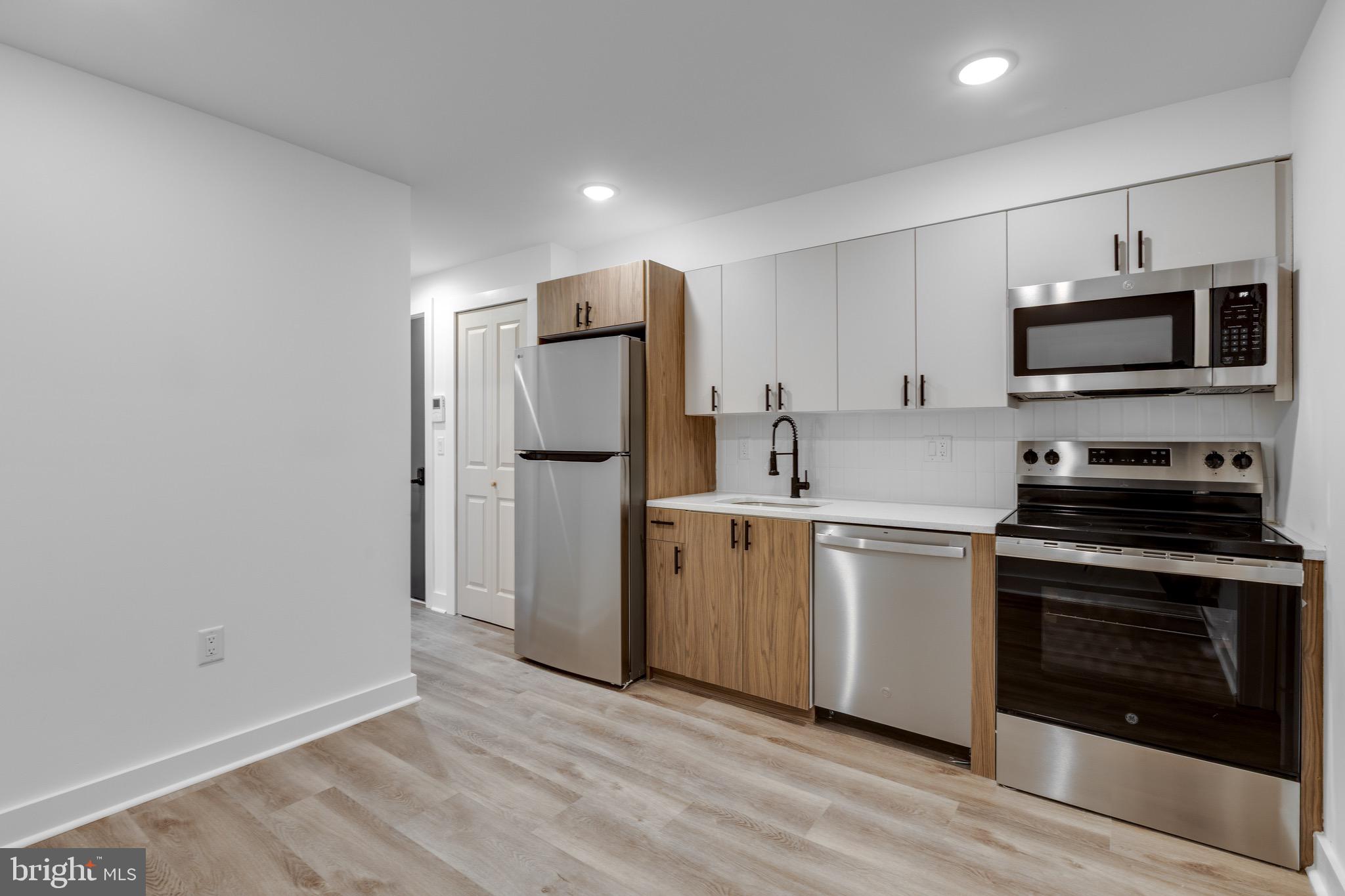 715 W CUMBERLAND STREET D