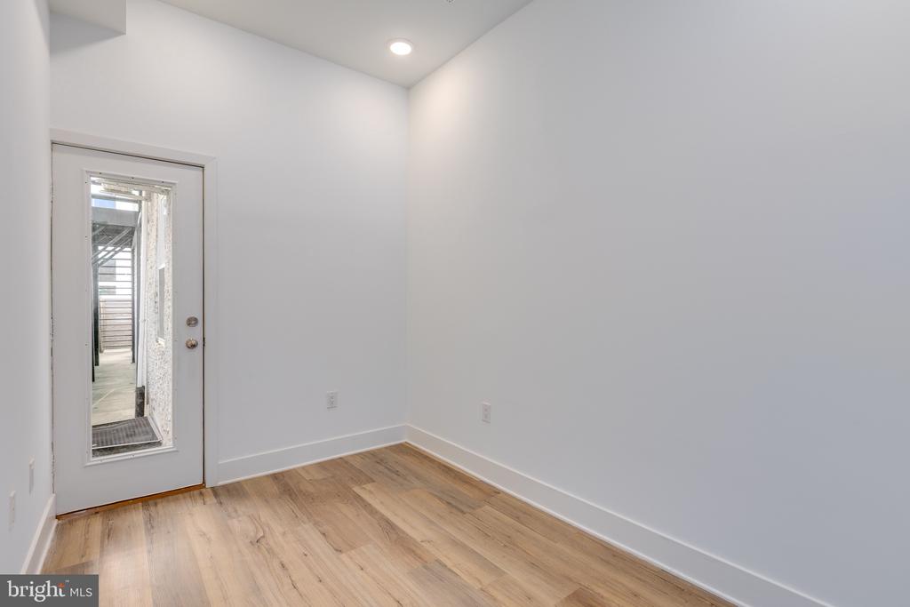 1535 N 6TH STREET 1