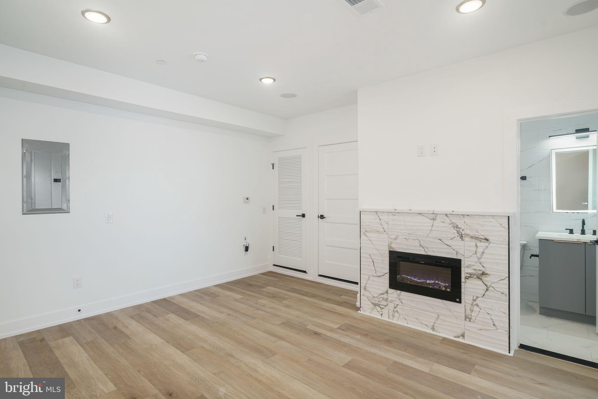 2000 N FRONT STREET 5