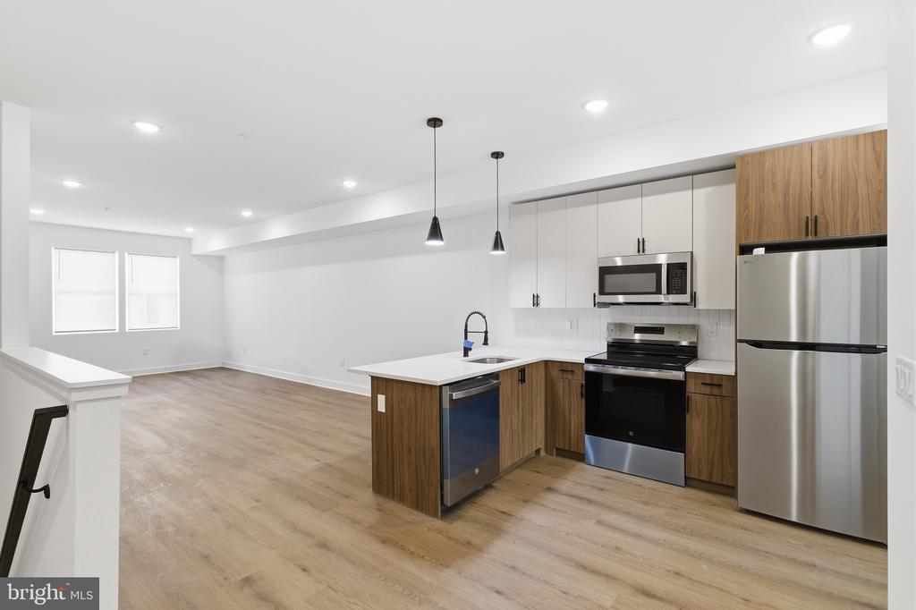 2643 N 6TH STREET 1