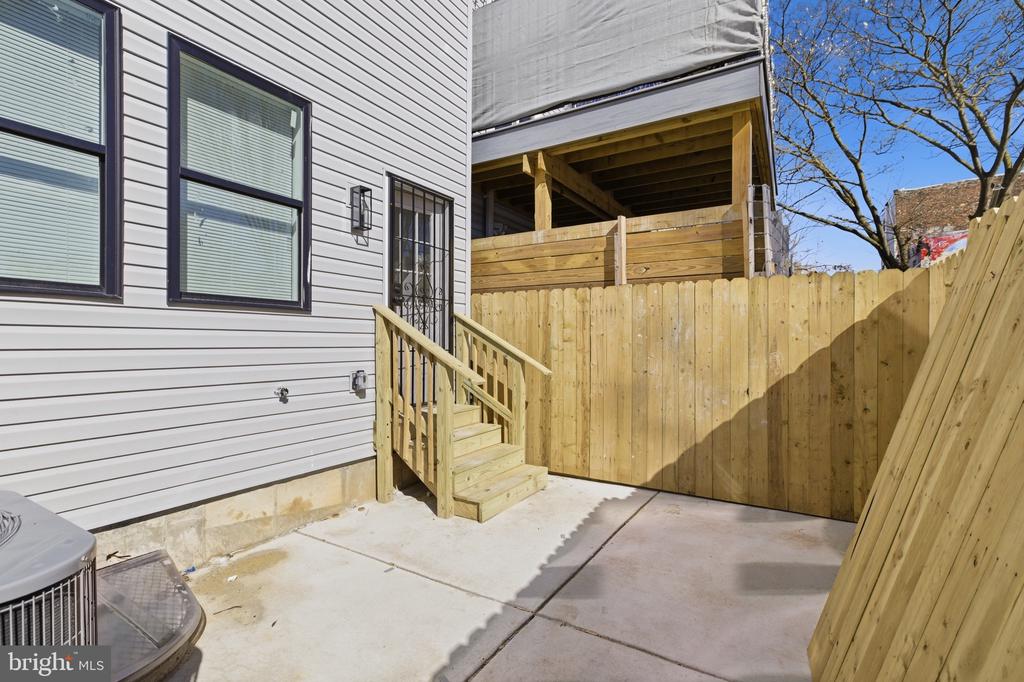 2219 N 5TH STREET 1