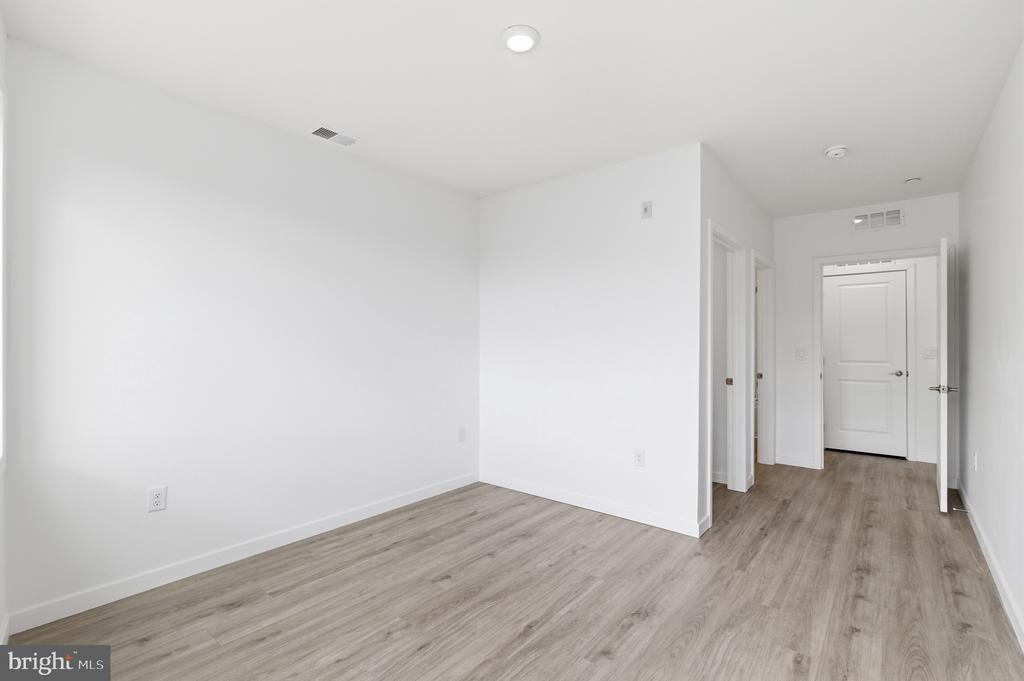 915 N BROAD STREET 601