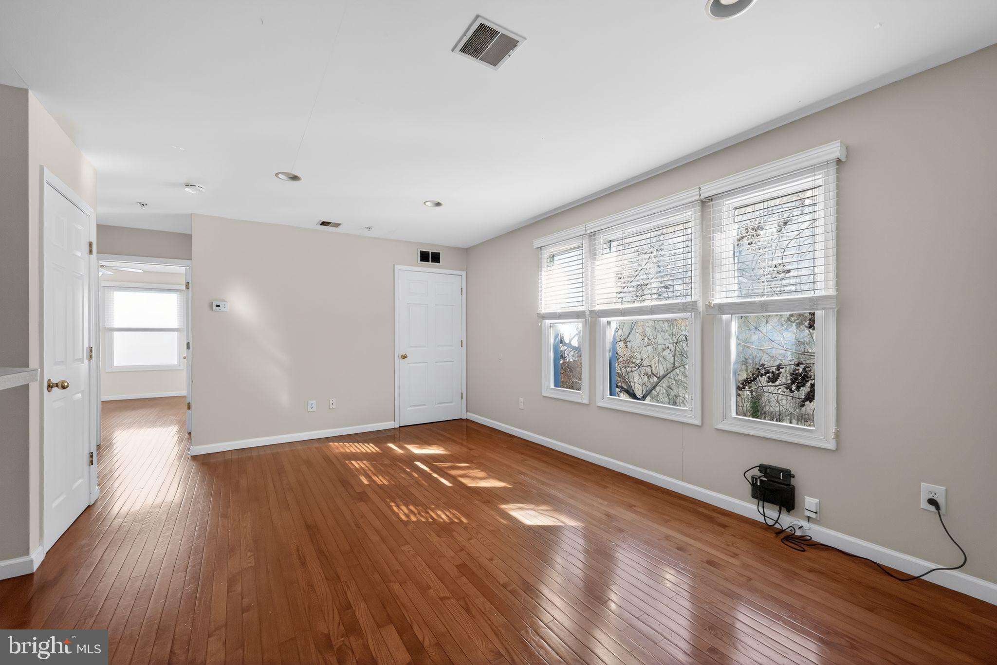 1521 N 15TH STREET 6