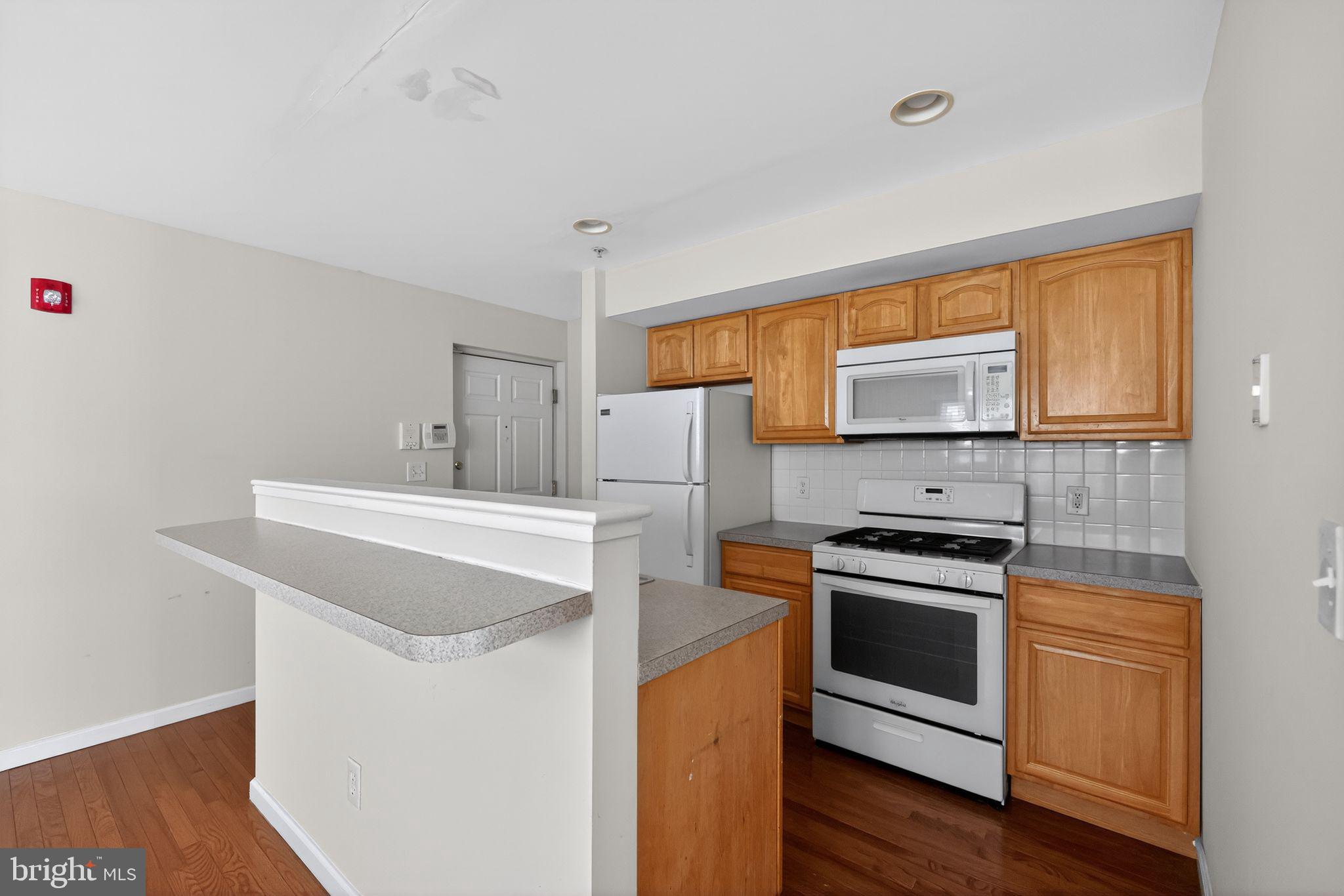 1521 N 15TH STREET 6