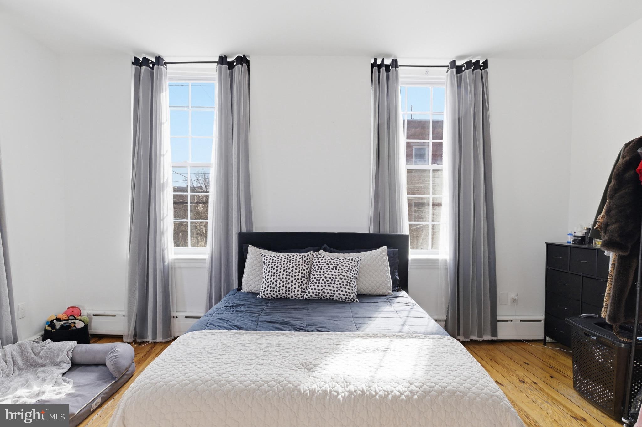 935 E PASSYUNK AVENUE 2ND FLOOR