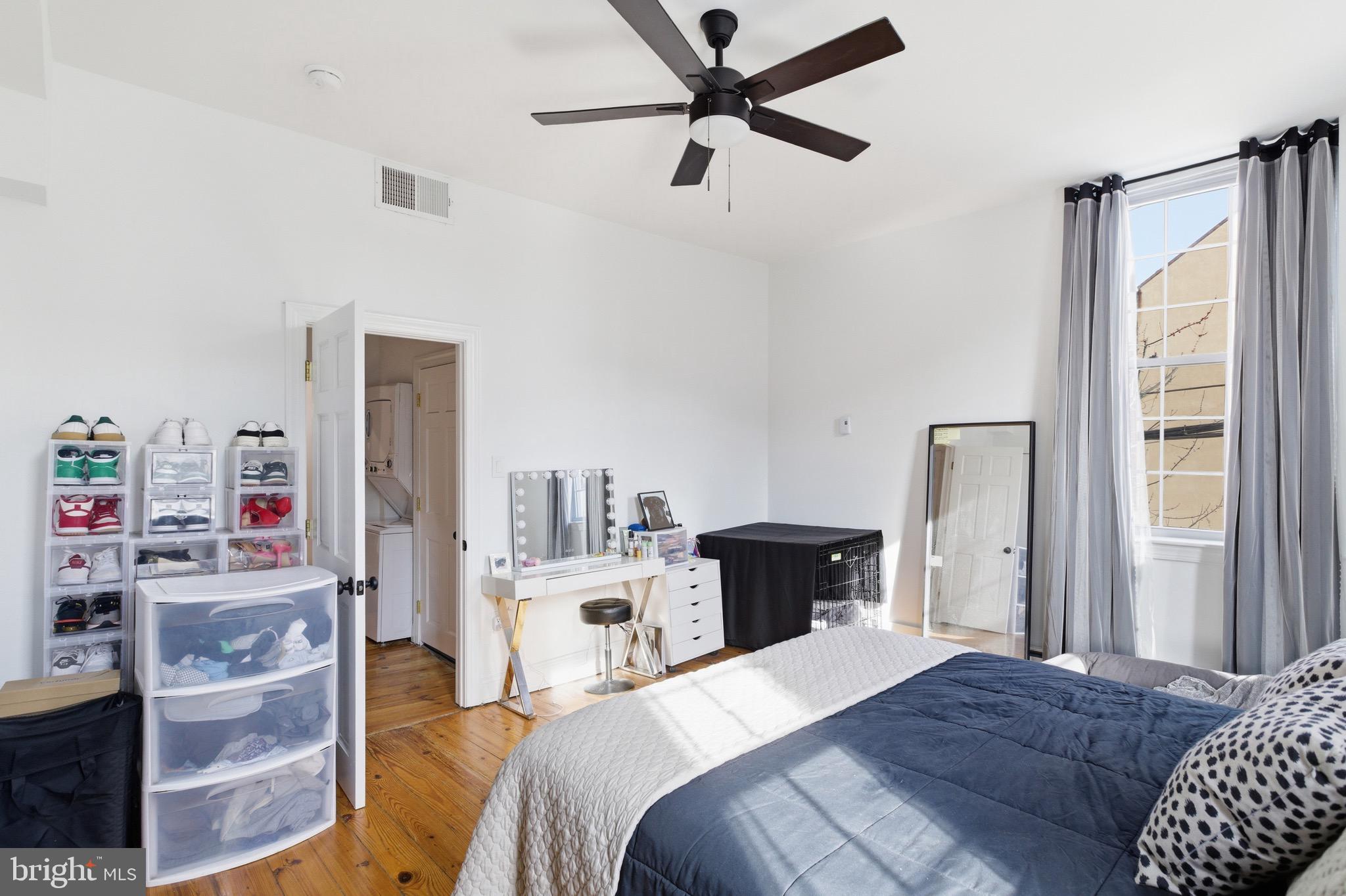 935 E PASSYUNK AVENUE 2ND FLOOR