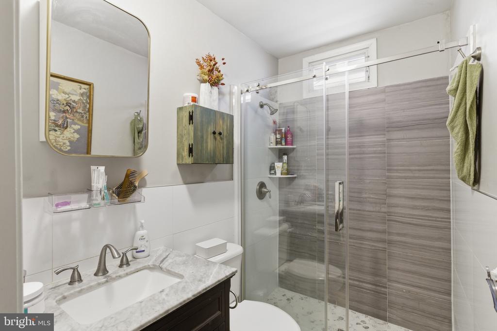 869 N 29TH STREET 1