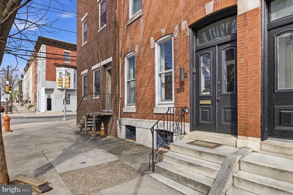 869 N 29TH STREET 1