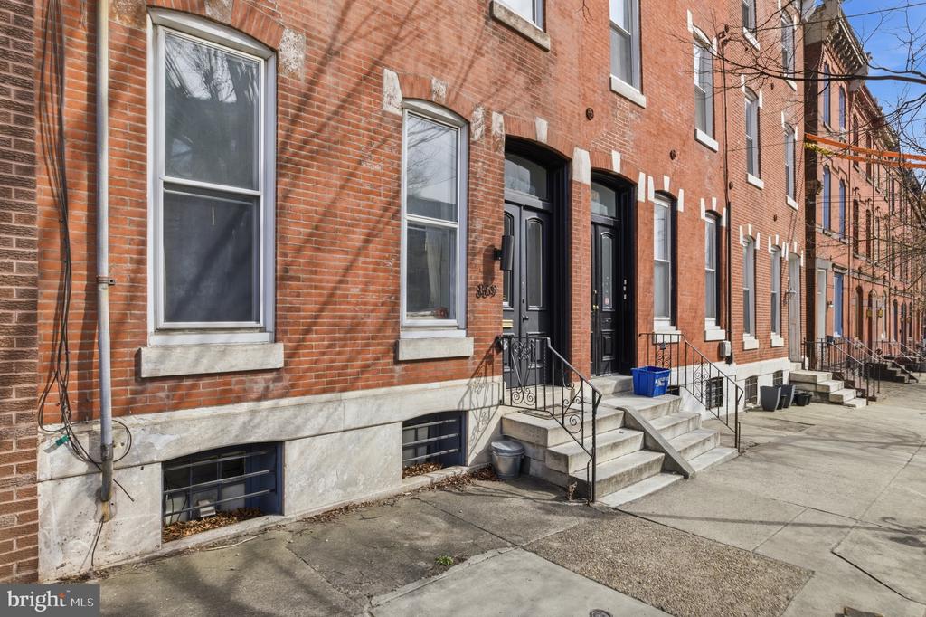 869 N 29TH STREET 1