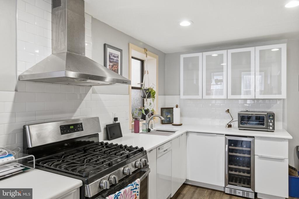 869 N 29TH STREET 1