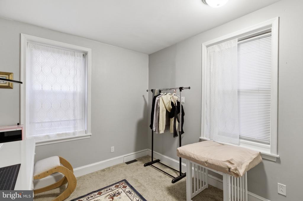 869 N 29TH STREET 1