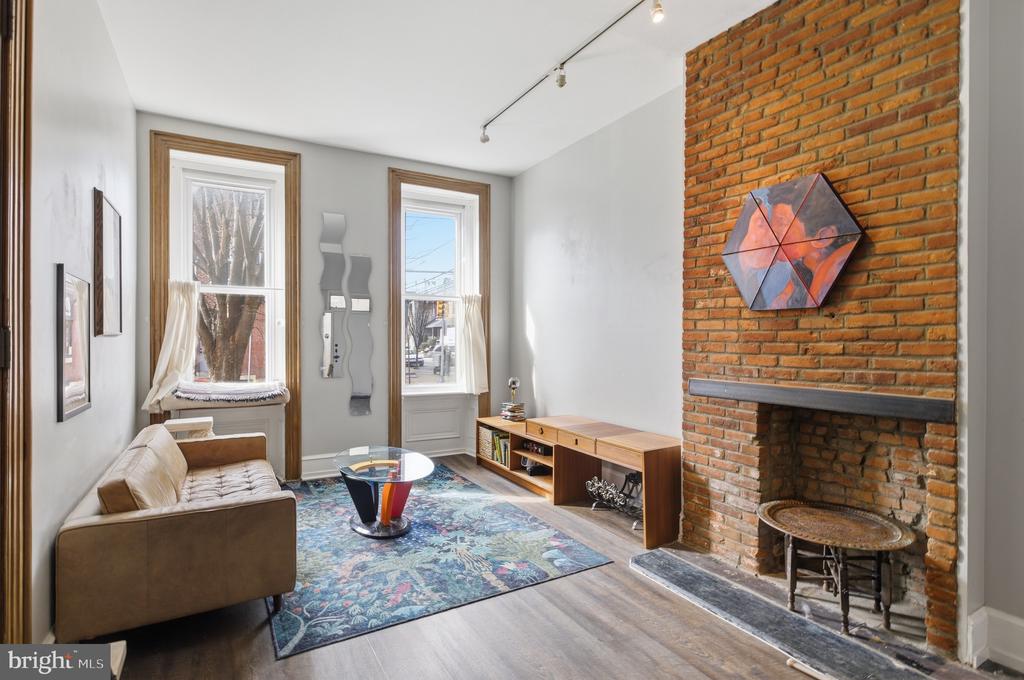 869 N 29TH STREET 1