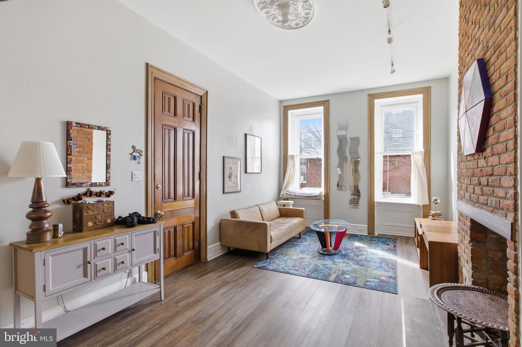 869 N 29TH STREET 1