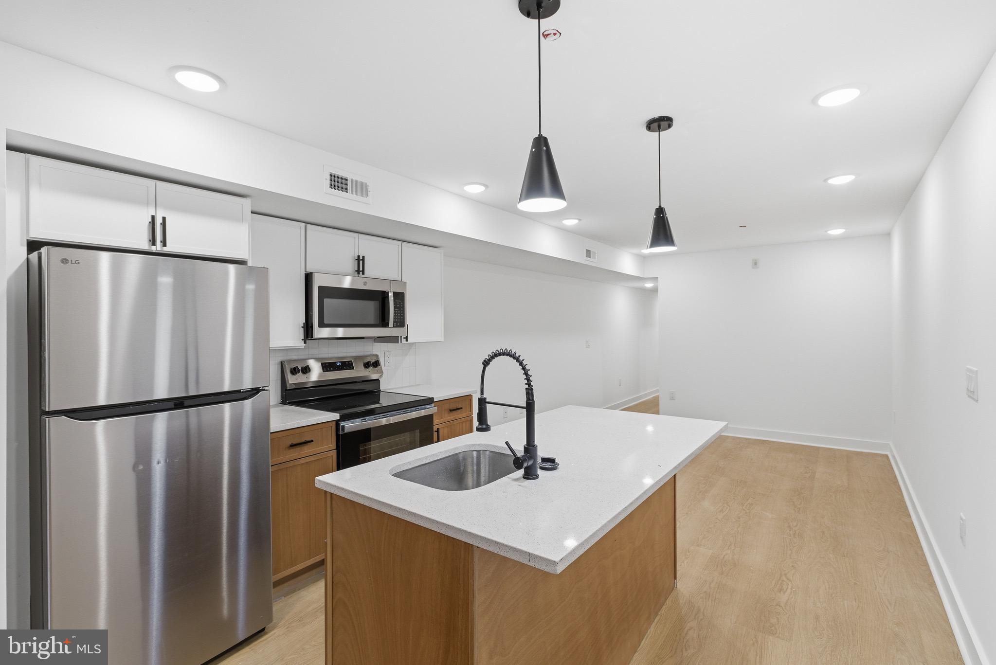 863 N 43RD STREET 1
