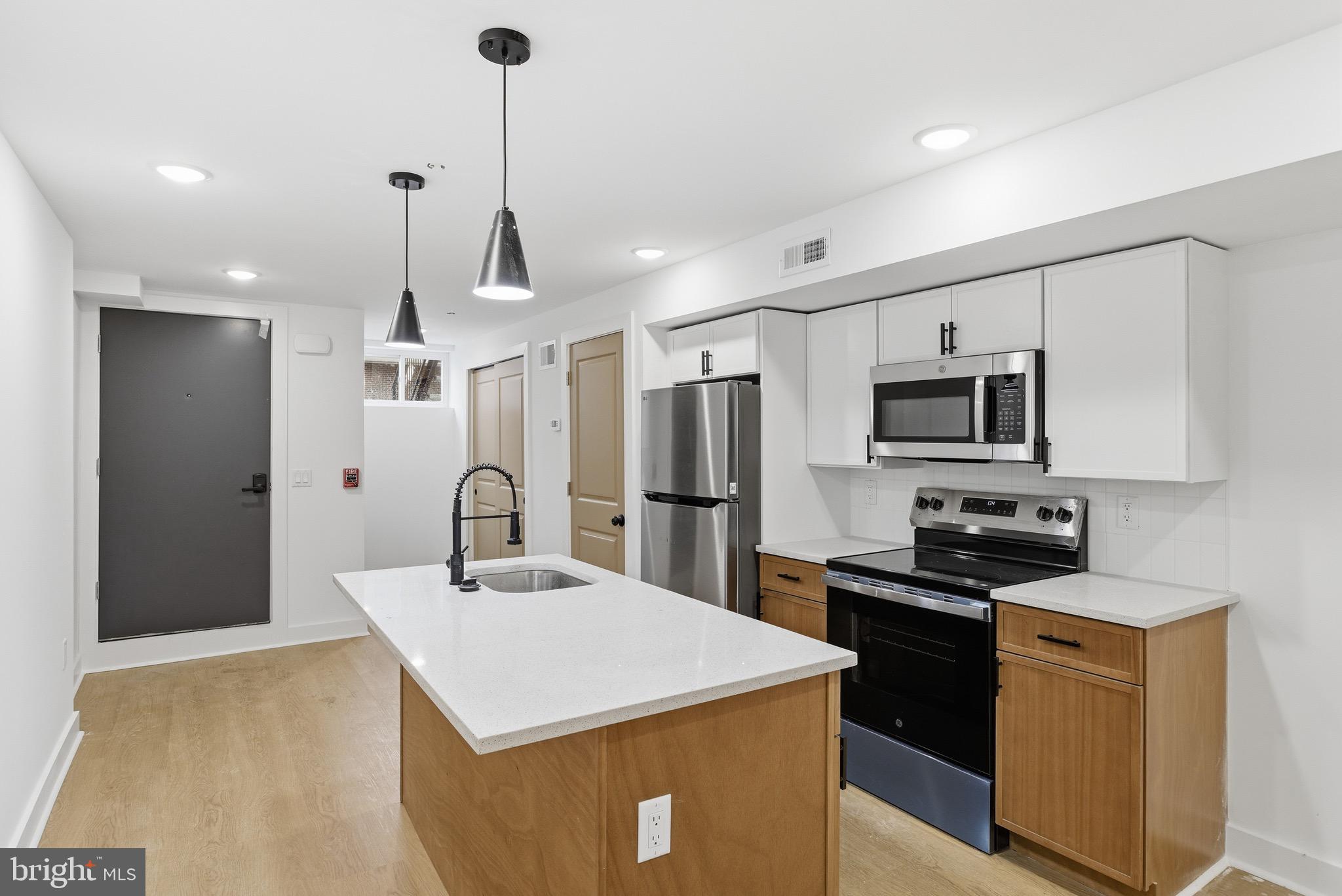 863 N 43RD STREET 1