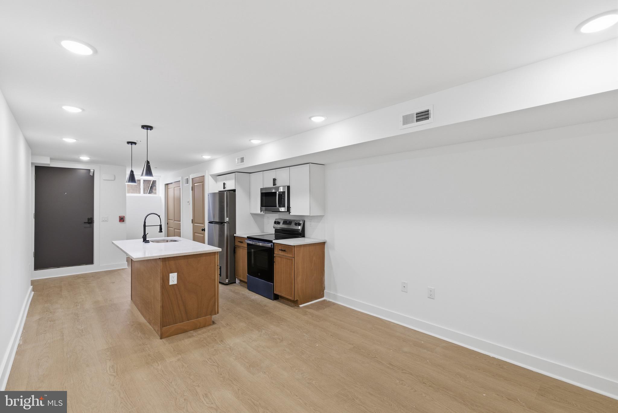 863 N 43RD STREET 1